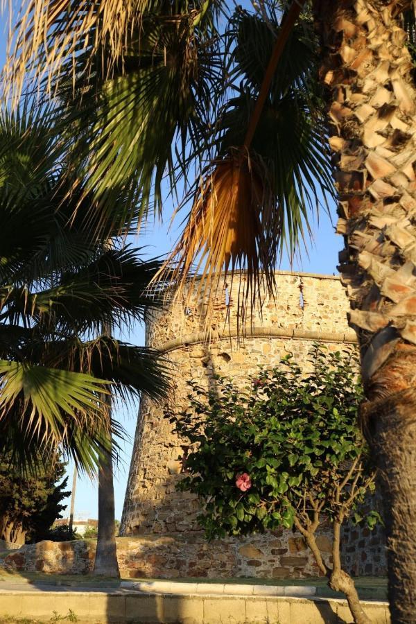 Marina Del Castillo, Duquesa Beachfront Apartment Manilva Exteriör bild